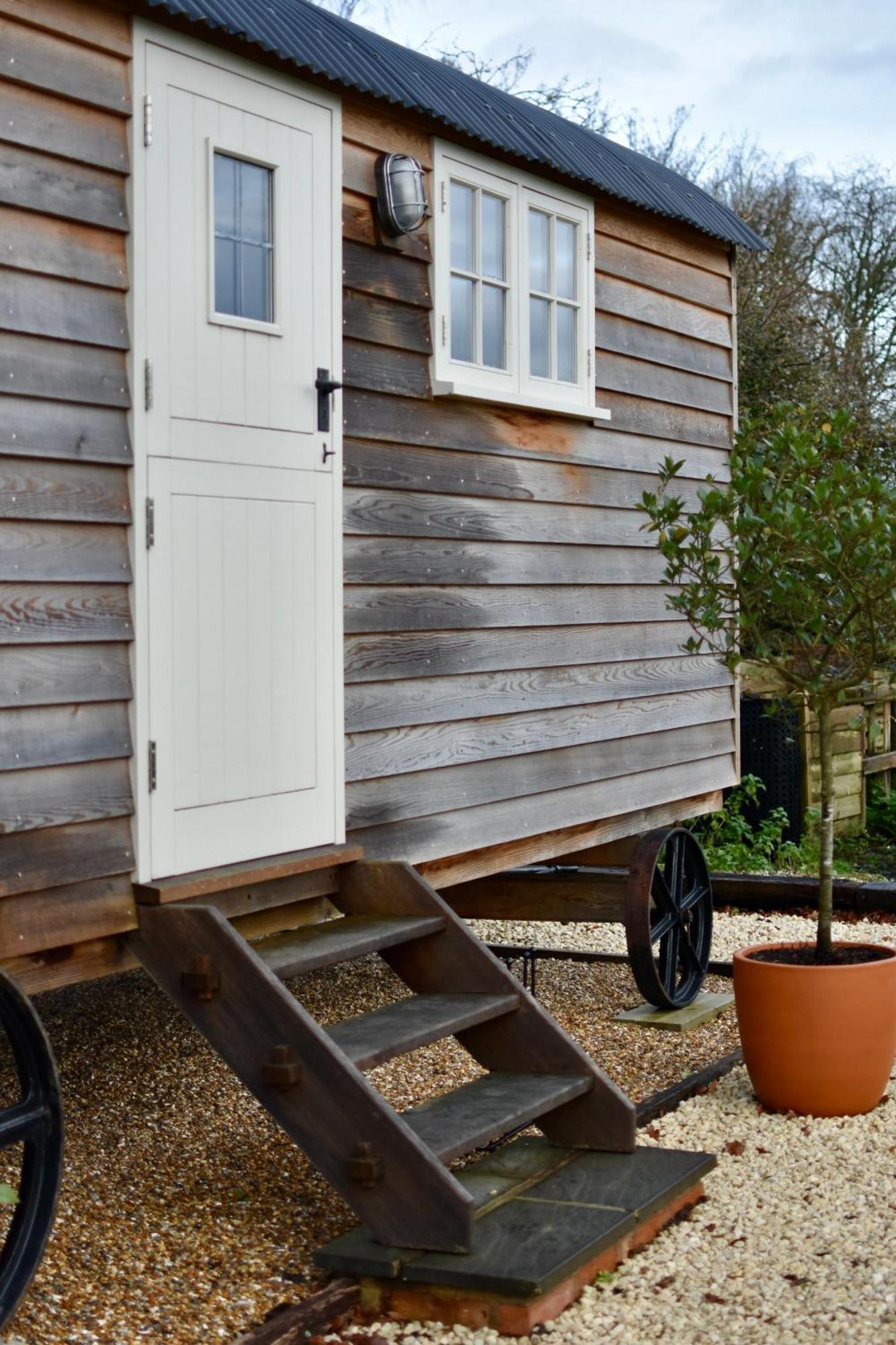 The Deer Hut Burpham Exterior foto